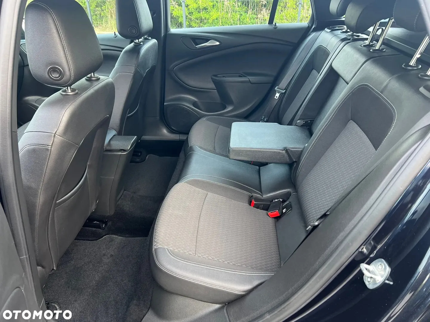 Opel Astra V 1.4 T GPF Dynamic S&S - 28