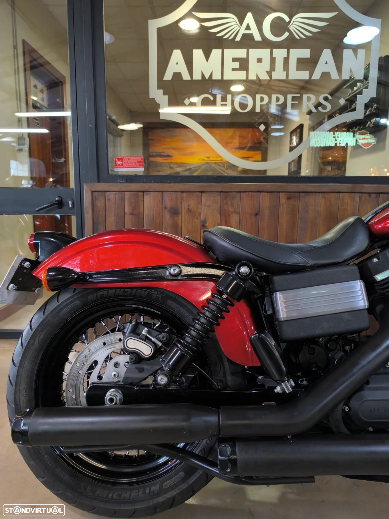 Harley-Davidson Dyna STREET BOB - 3