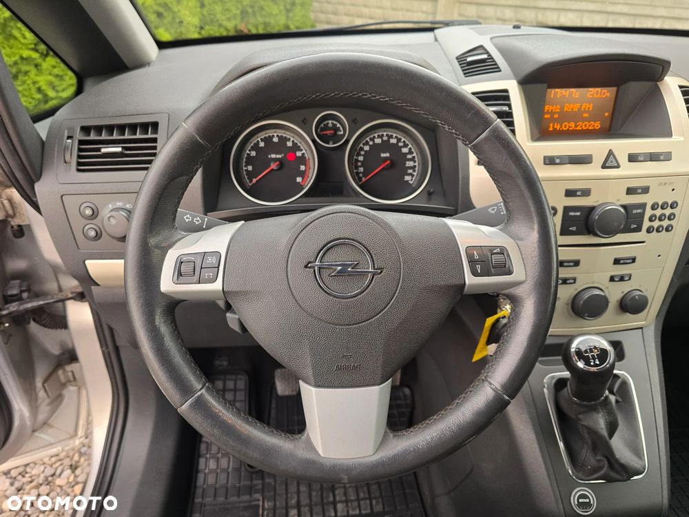Opel Zafira 1.8 Cosmo - 19