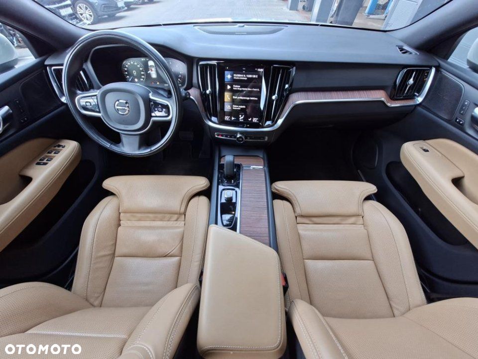 Volvo V60 Cross Country - 15