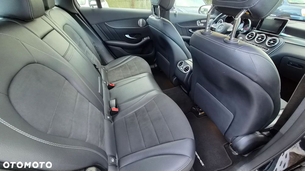 Mercedes-Benz GLC 250 4Matic 9G-TRONIC AMG Line - 24