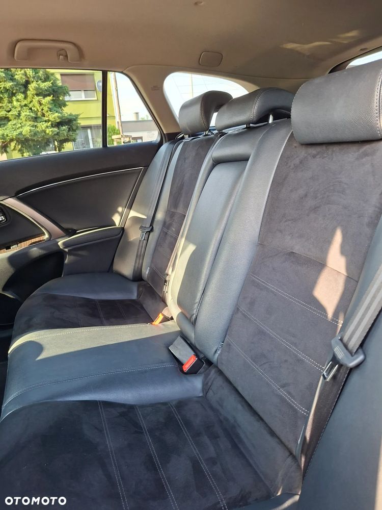 Toyota Avensis 1.8 Business Edition - 20