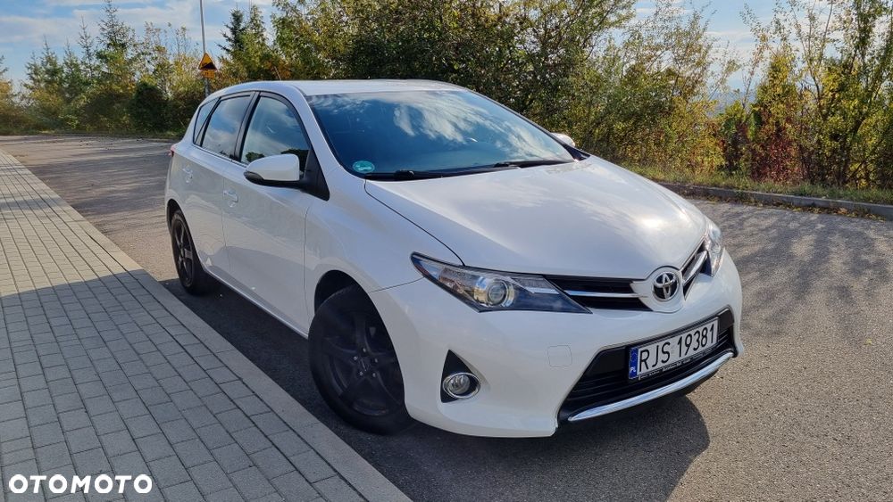 Toyota Auris 2014 photo 3