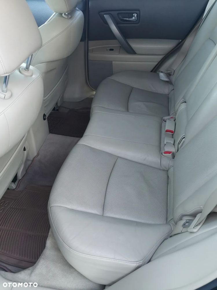 Infiniti FX - 15