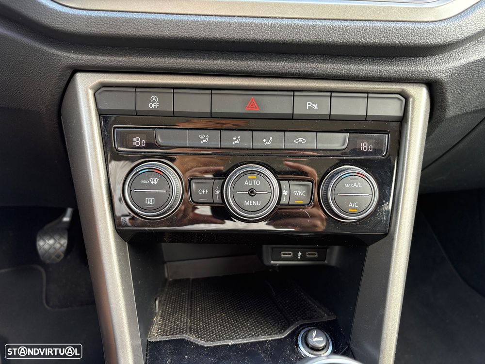 VW T-Roc - 32