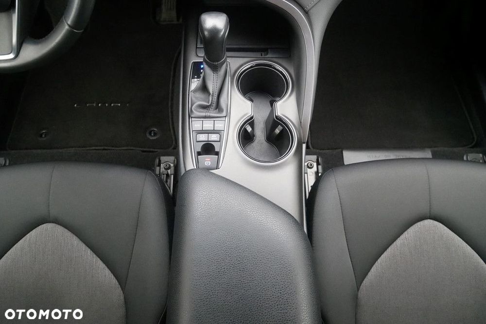 Toyota Camry 2.5 Hybrid Comfort CVT - 11