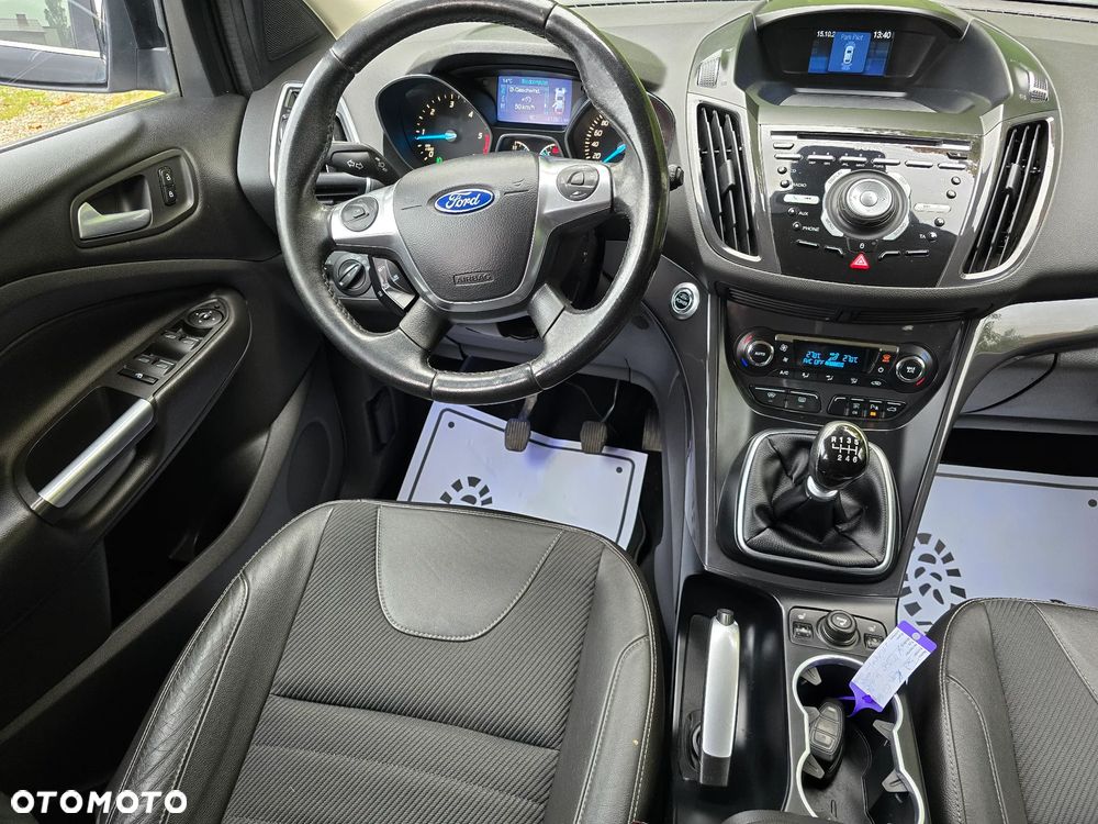 Ford Kuga 2.0 TDCi 4WD Titanium - 24