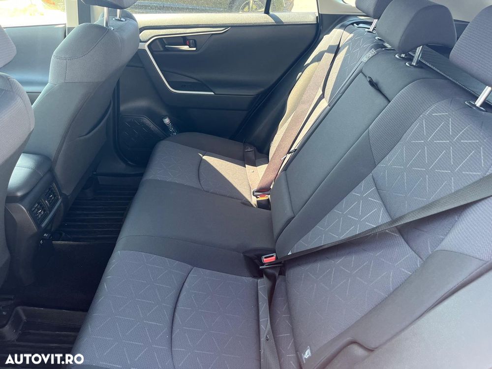 Toyota RAV4 - 10