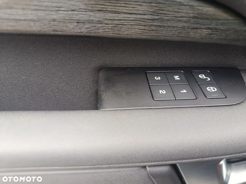 Land Rover Discovery 2.0 Si4 HSE Luxury - 21