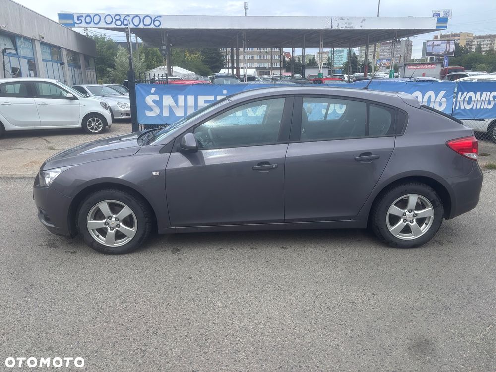 Chevrolet Cruze 1.6 LT - 11
