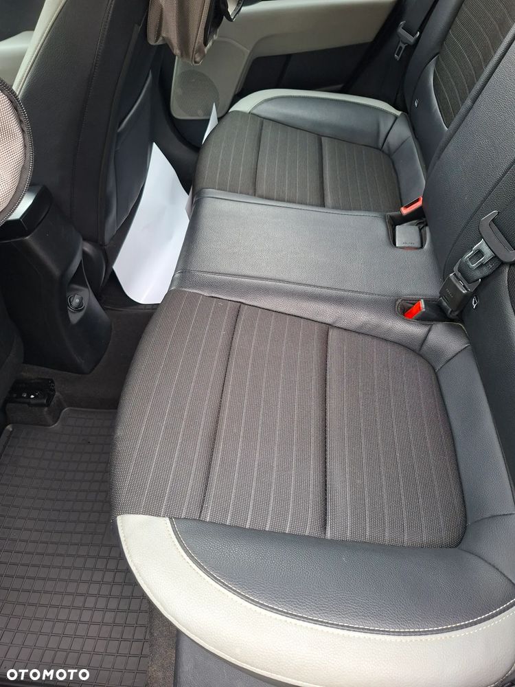 Kia Stonic 1.4 L - 9