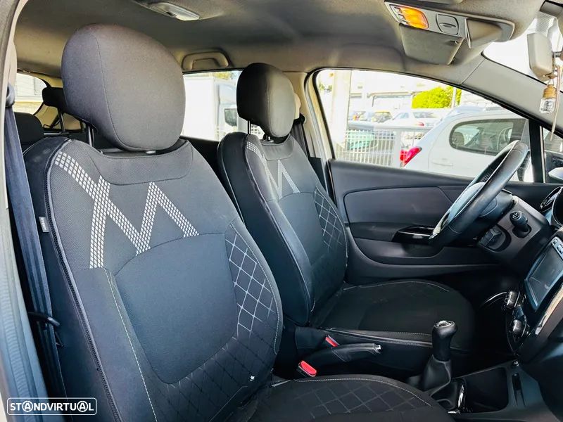 Renault Captur 1.5 dCi Exclusive - 10