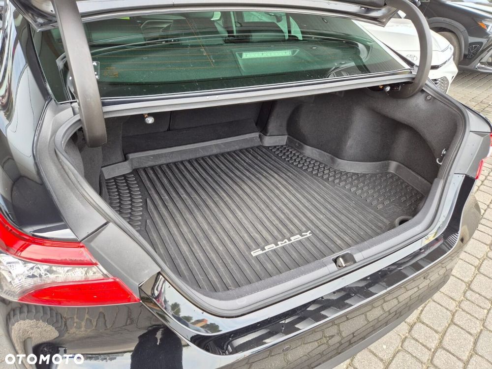Toyota Camry 2.5 Hybrid Executive CVT - 26