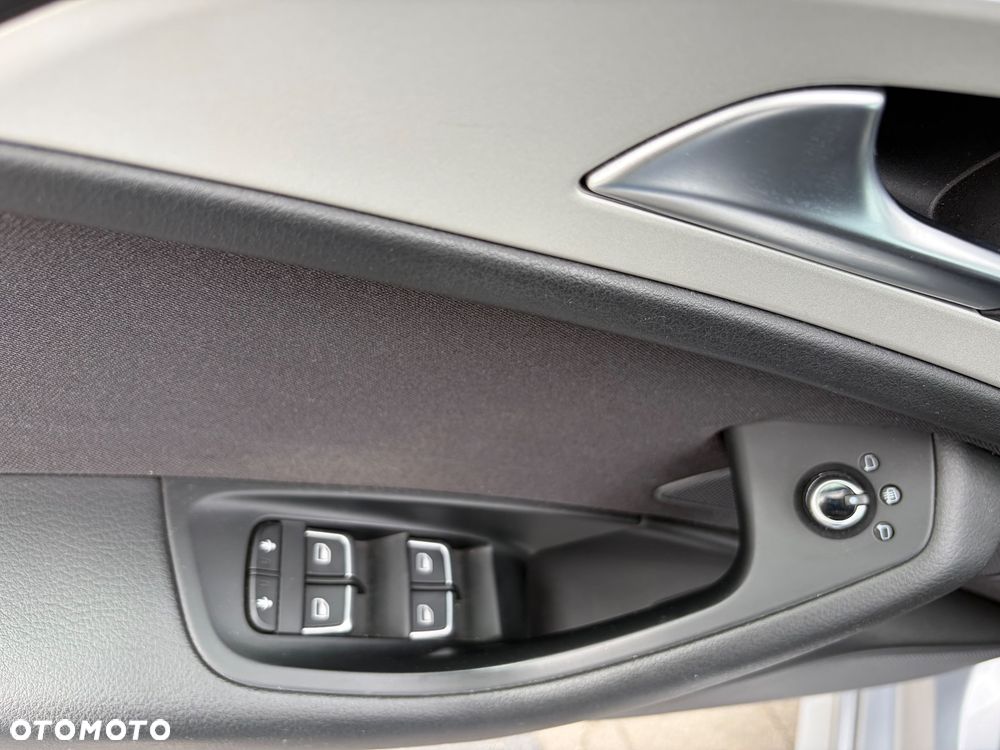 Audi A6 Avant 2.0 TDI Ultra S tronic - 10