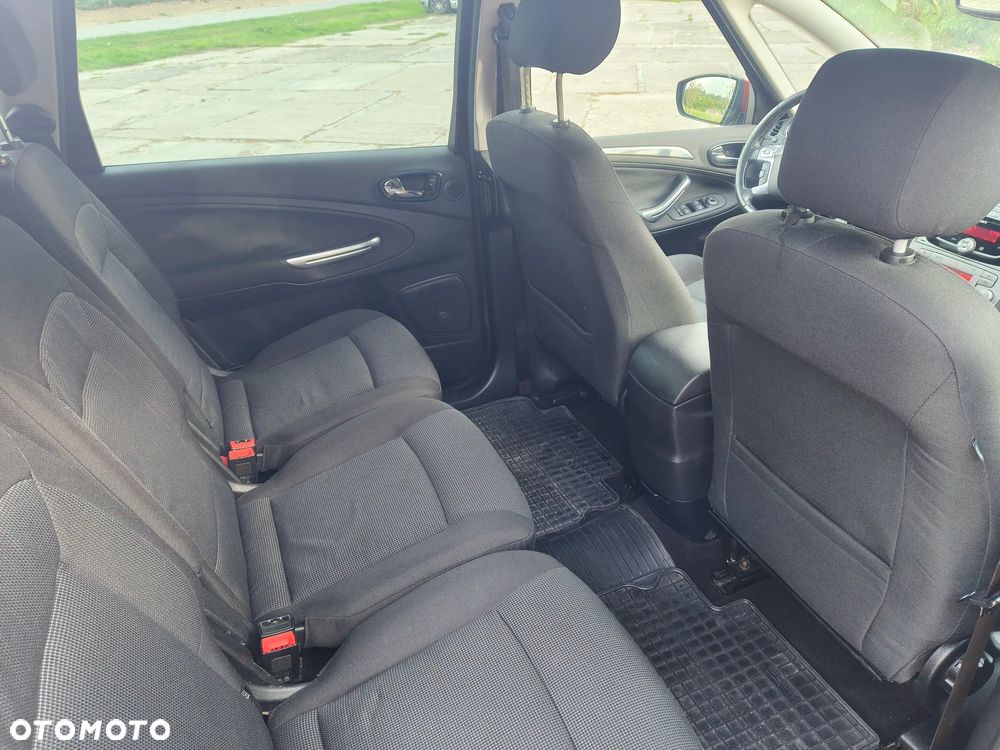 Ford S-Max - 17