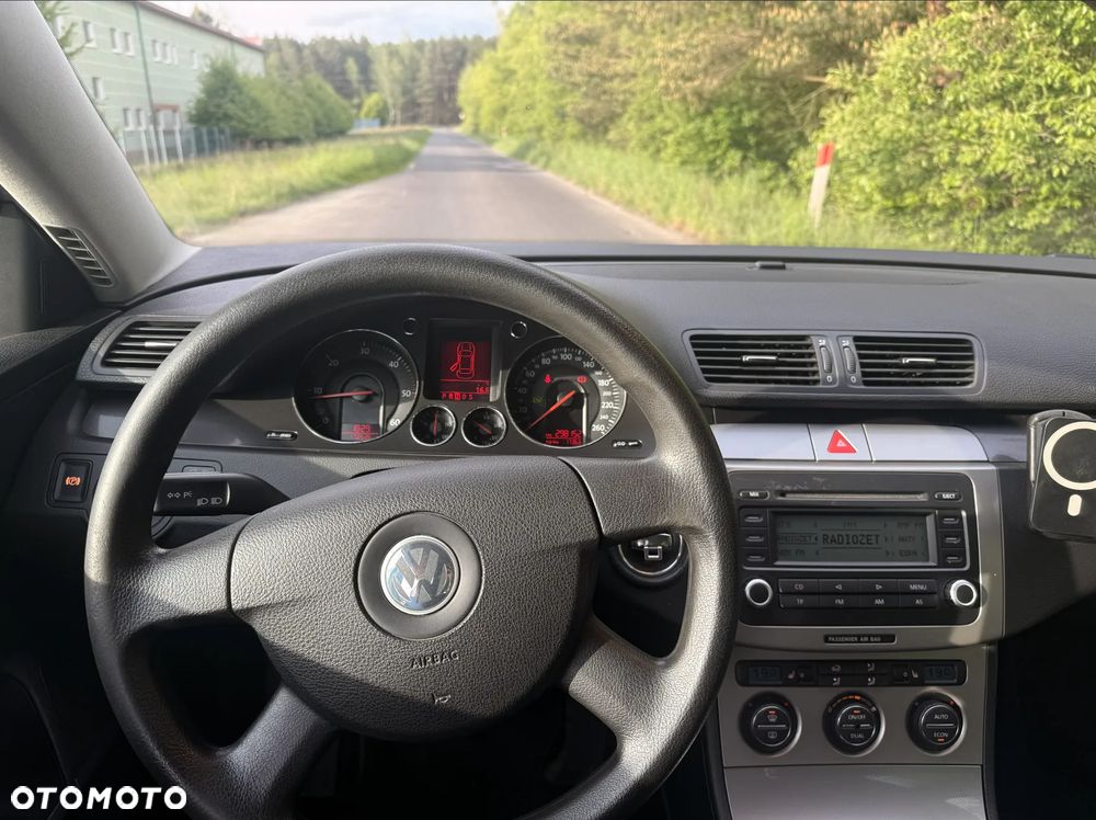 Volkswagen Passat 2.0 TDI Comfortline DSG - 10