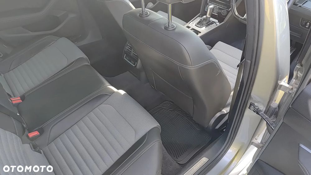 Volkswagen Passat - 6