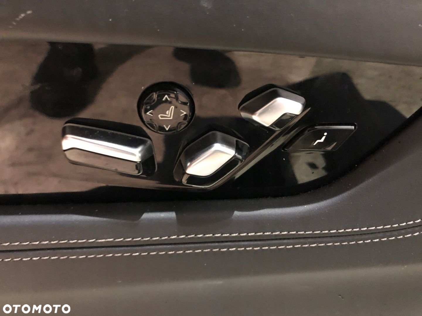 FOTELE TAPICERKA BMW 7 G12 FULL MASAŻ GRZANE - 14