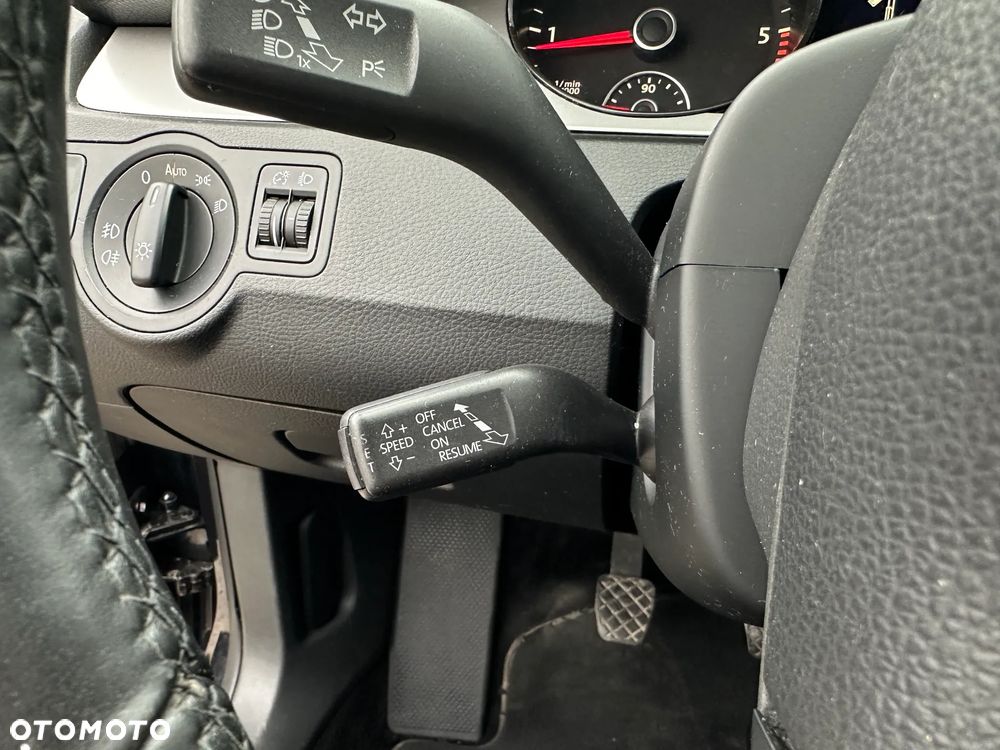 Volkswagen Passat 2.0 TDI DPF Comfortline - 29