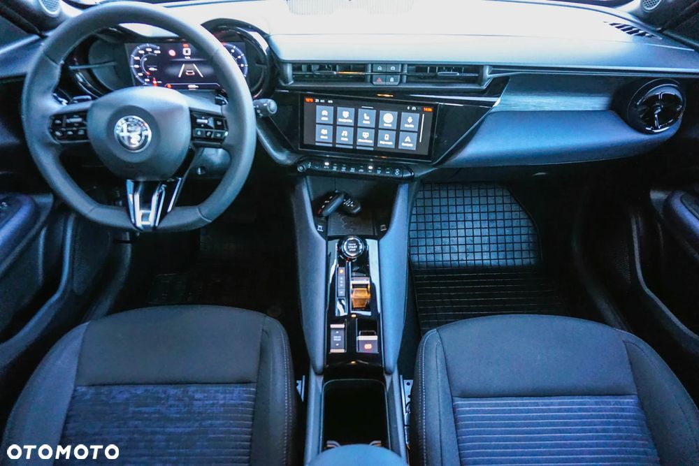 Alfa Romeo Junior 1.2 mHEV Ibrida eDCT - 38