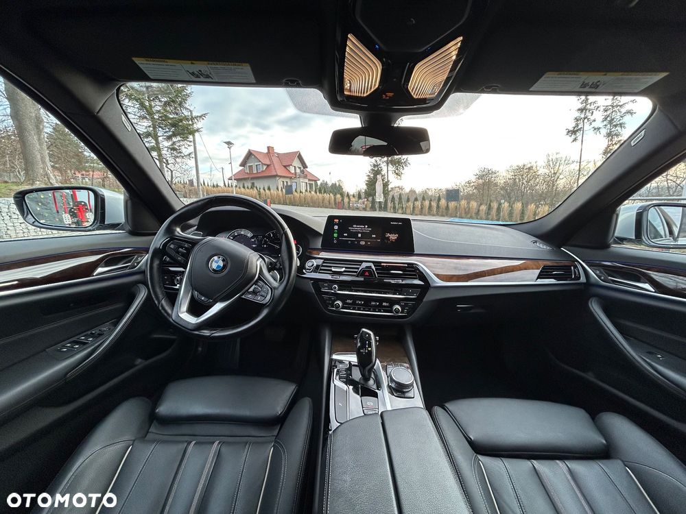 BMW Seria 5 530i xDrive GPF Sport Line sport - 11