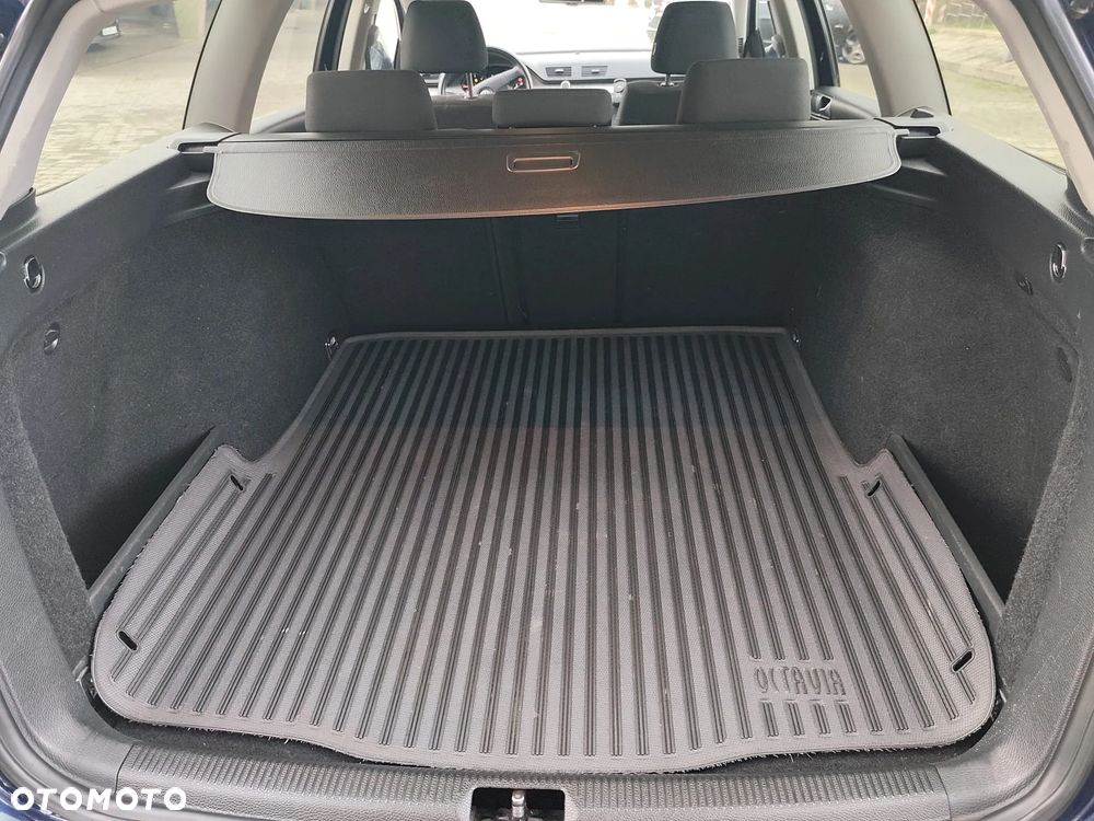 Volkswagen Passat 2.0 TDI DPF Highline - 21