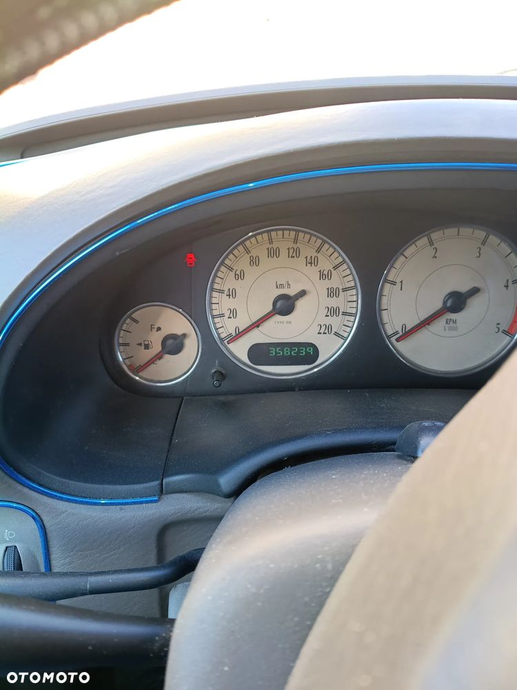 Chrysler Voyager 2.5 SE CRD - 12