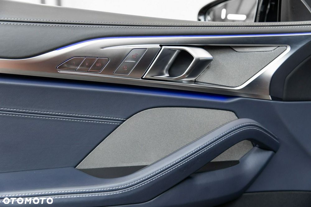 BMW Seria 8 M850i xDrive - 32