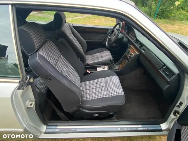 Mercedes-Benz W124 (1984-1993) - 16