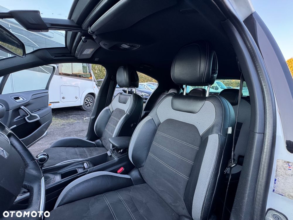 Citroën DS4 BlueHDi 150 S&S SoChic - 17