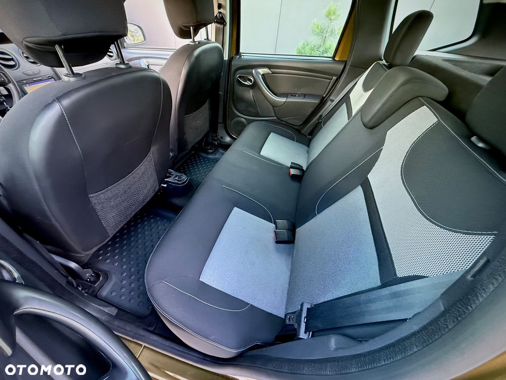 Dacia Duster 1.6 SCe Laureate S&S - 12