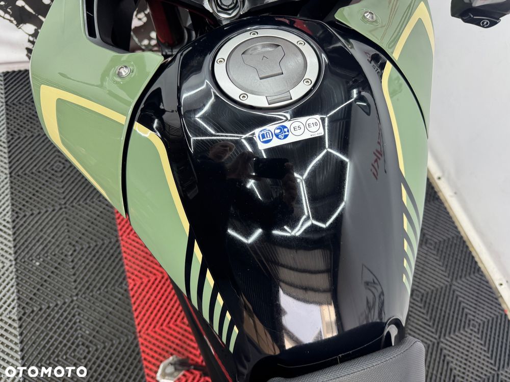 Honda CB - 22