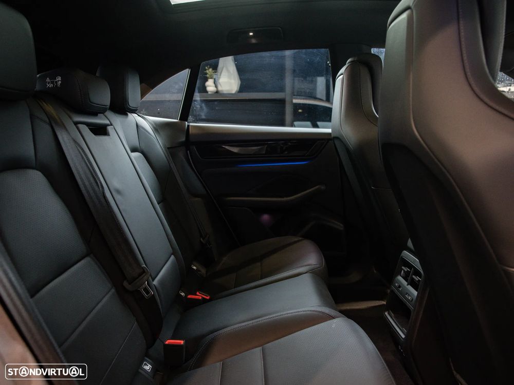 Porsche Macan Electric - 38