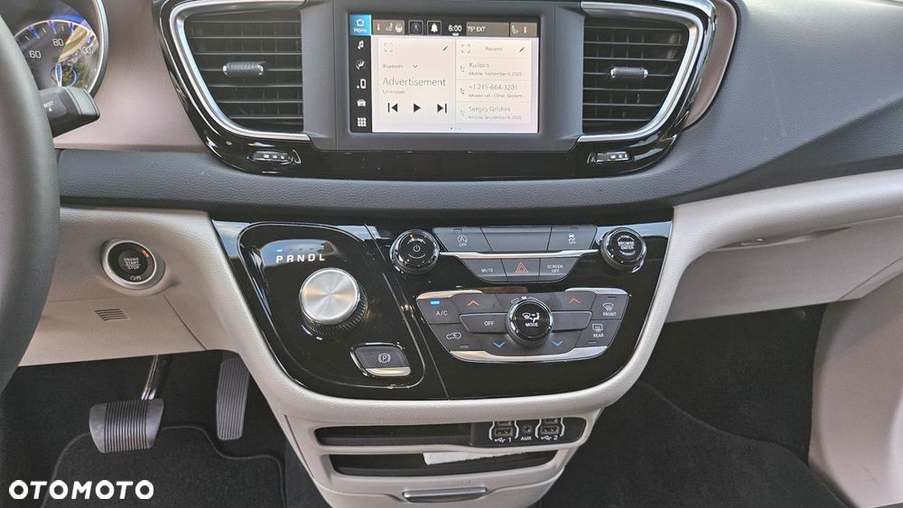 Chrysler Pacifica - 14