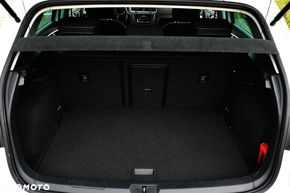 Volkswagen Golf 2.0 TDI BlueMotion Technology Lounge - 24