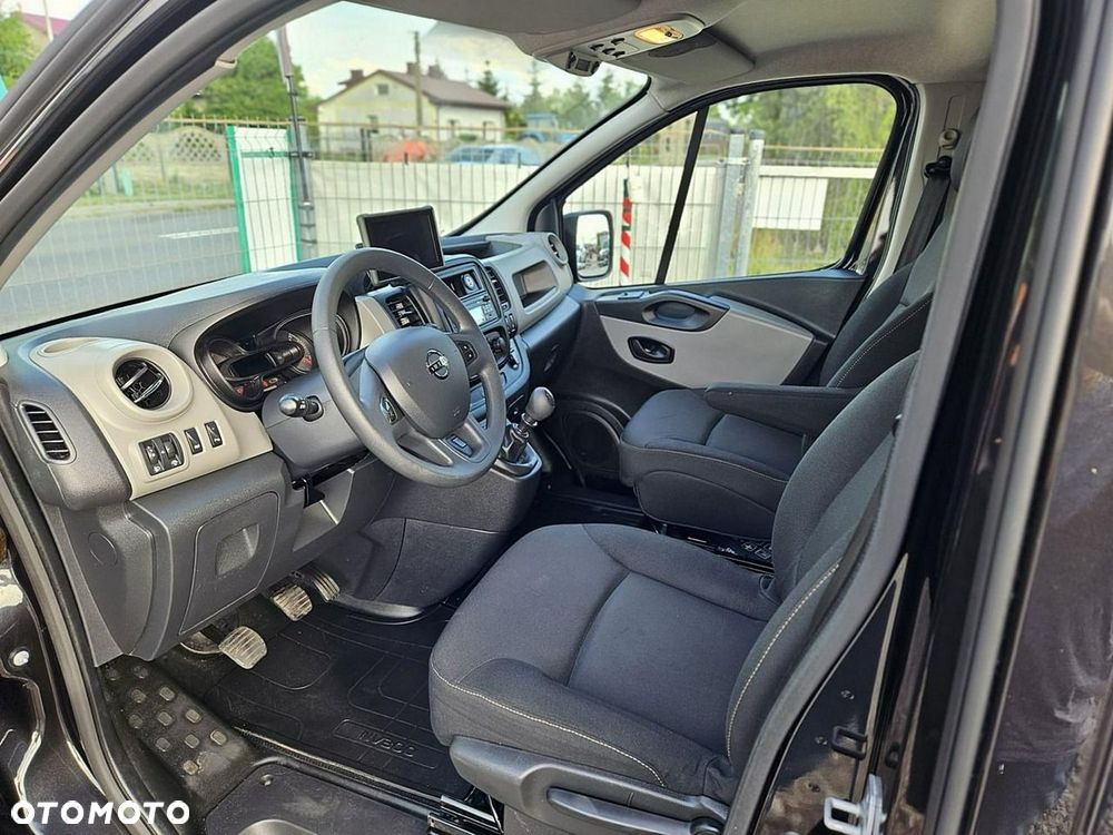 Nissan NV300 - 12