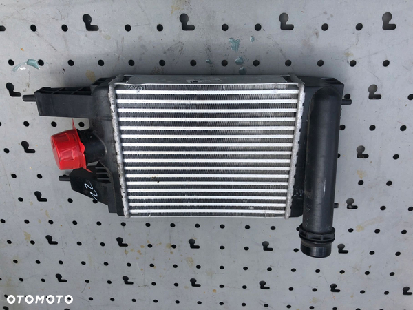 Nissan Pulsar chłodnica intercooler