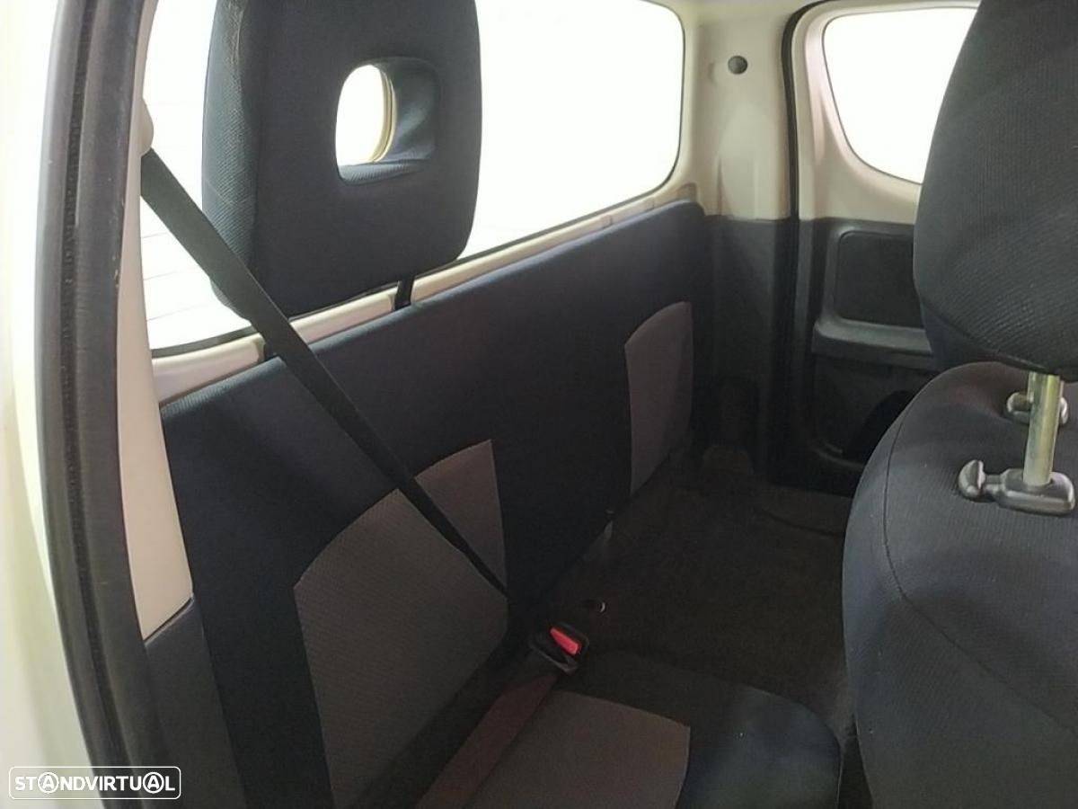 Mitsubishi L200 2.4 DI-D CLUB CAB INVITE 3L 4WD - 8