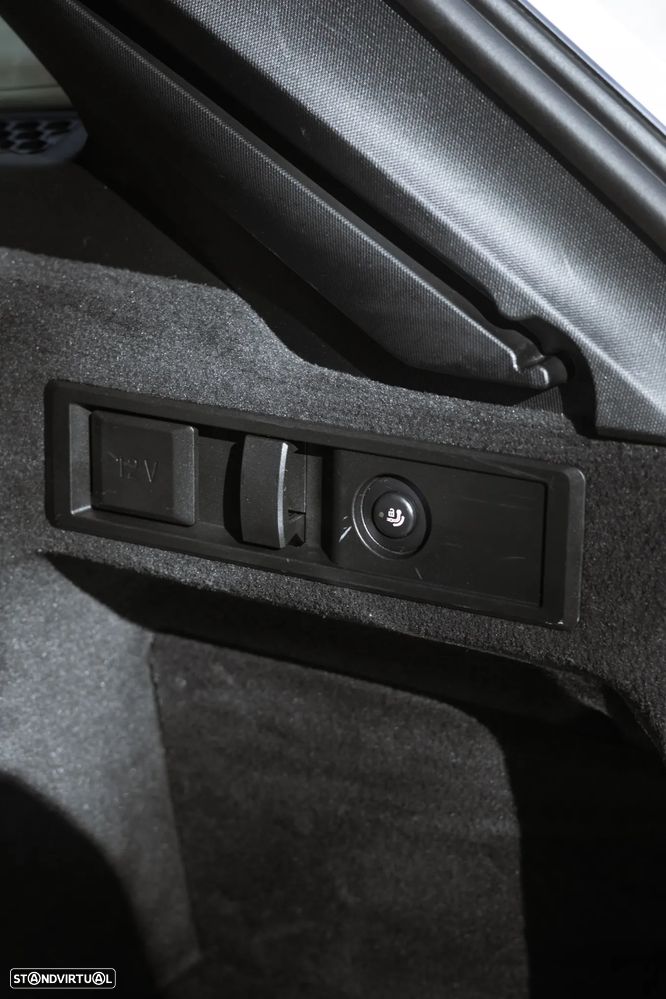 BMW 330 e Aut. M Sport - 26