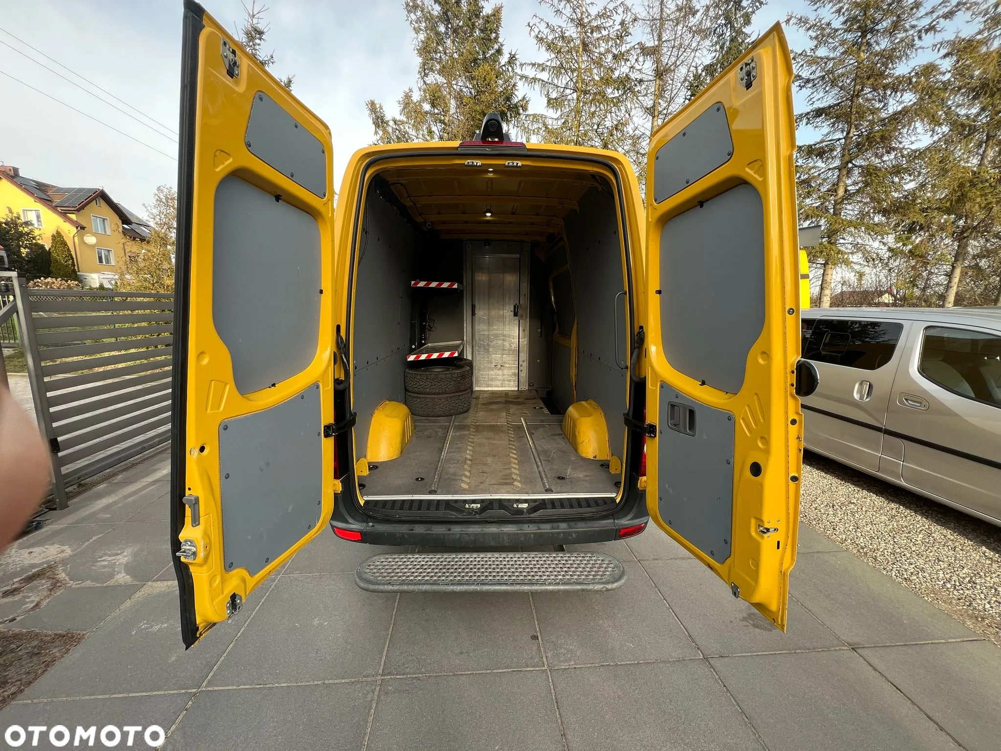 Volkswagen CRAFTER SREDNIAK KLIMATYZACJA - 8