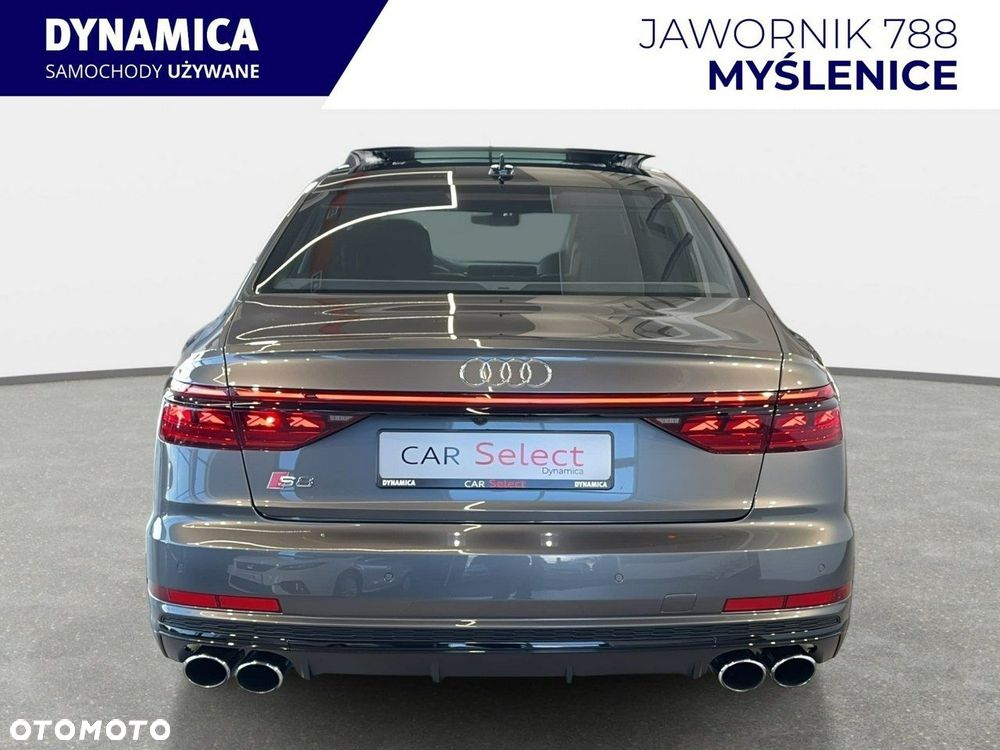 Audi S8 - 8