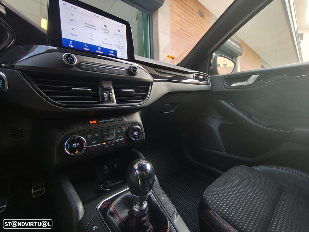 Ford Focus 1.0 EcoBoost ST-Line X - 6