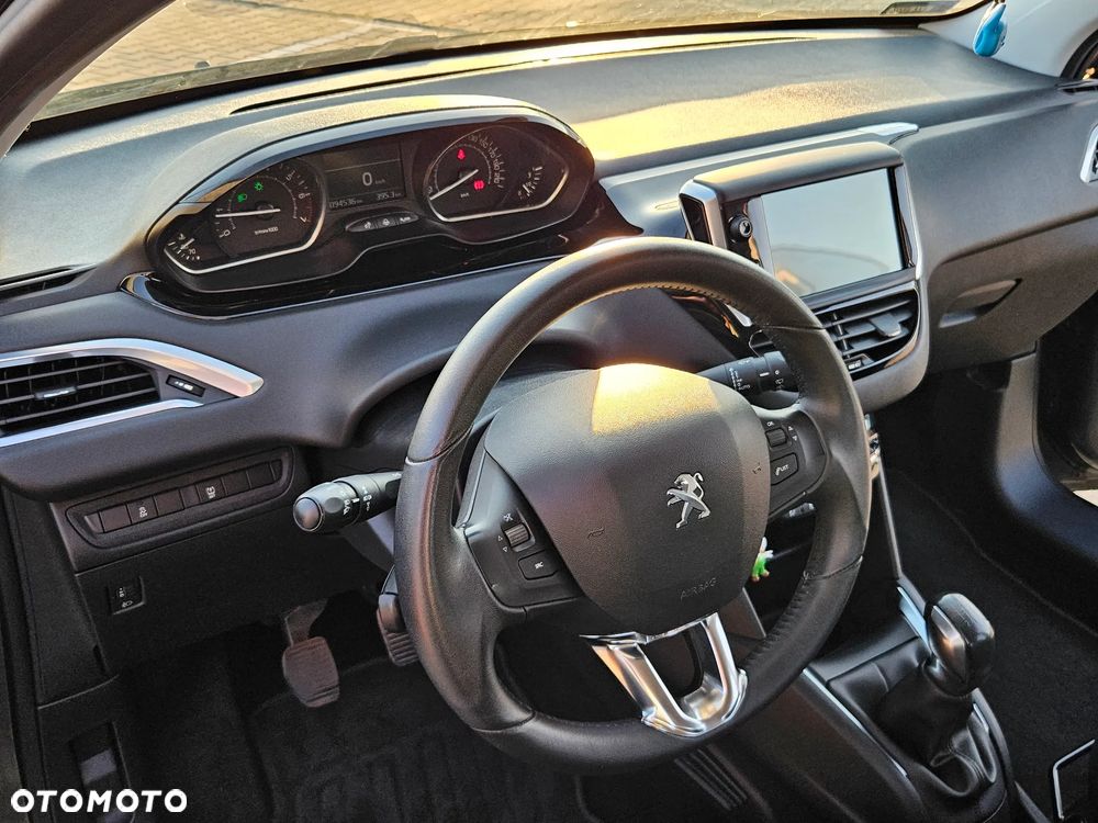 Peugeot 208 1.6 VTi Allure - 17