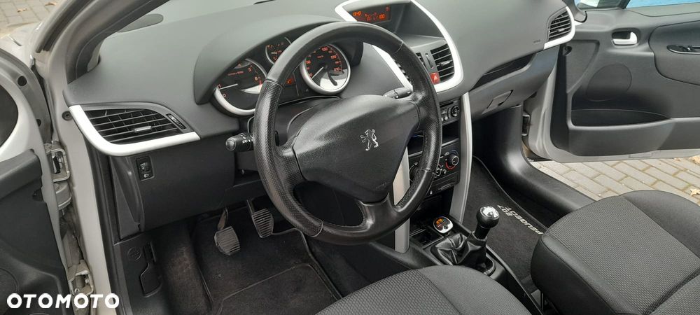 Peugeot 207 1.4 Business Line - 14