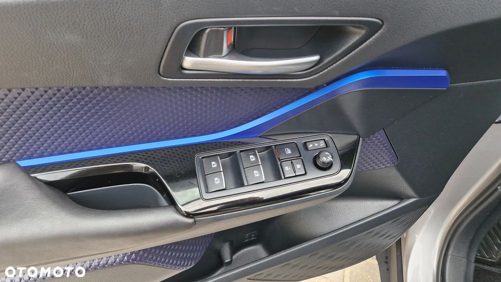 Toyota C-HR - 16