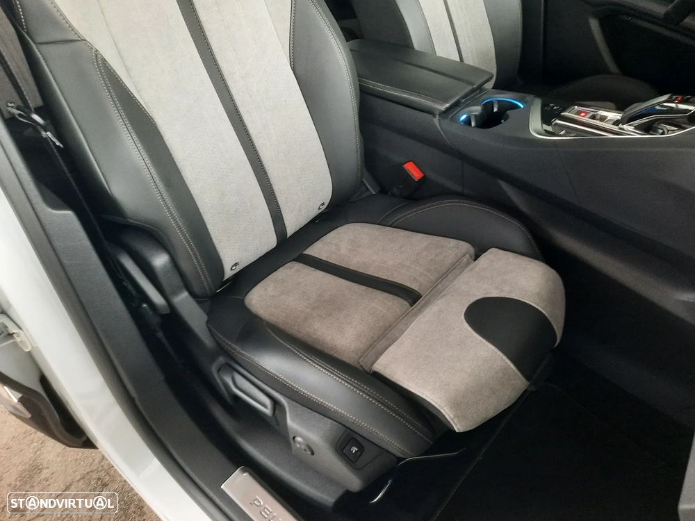 Peugeot 3008 1.6 Hybrid4 GT Line e-EAT8 - 51