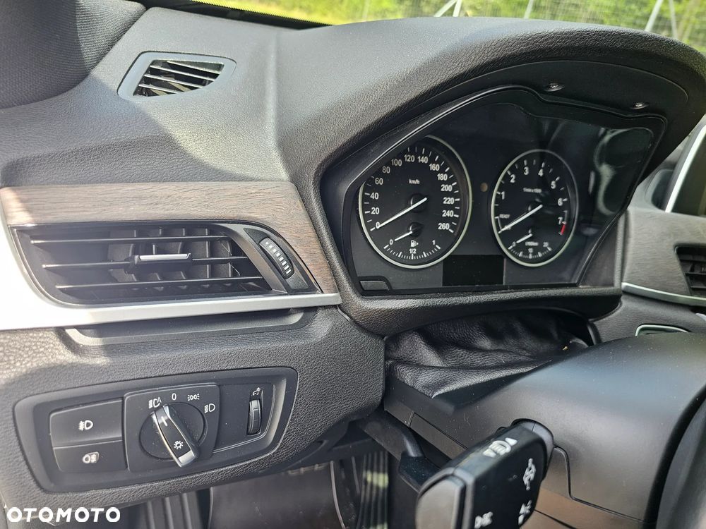 BMW X1 xDrive25i xLine - 12