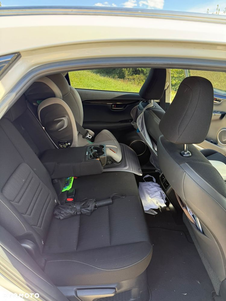Lexus NX 300h Business Edition AWD - 9