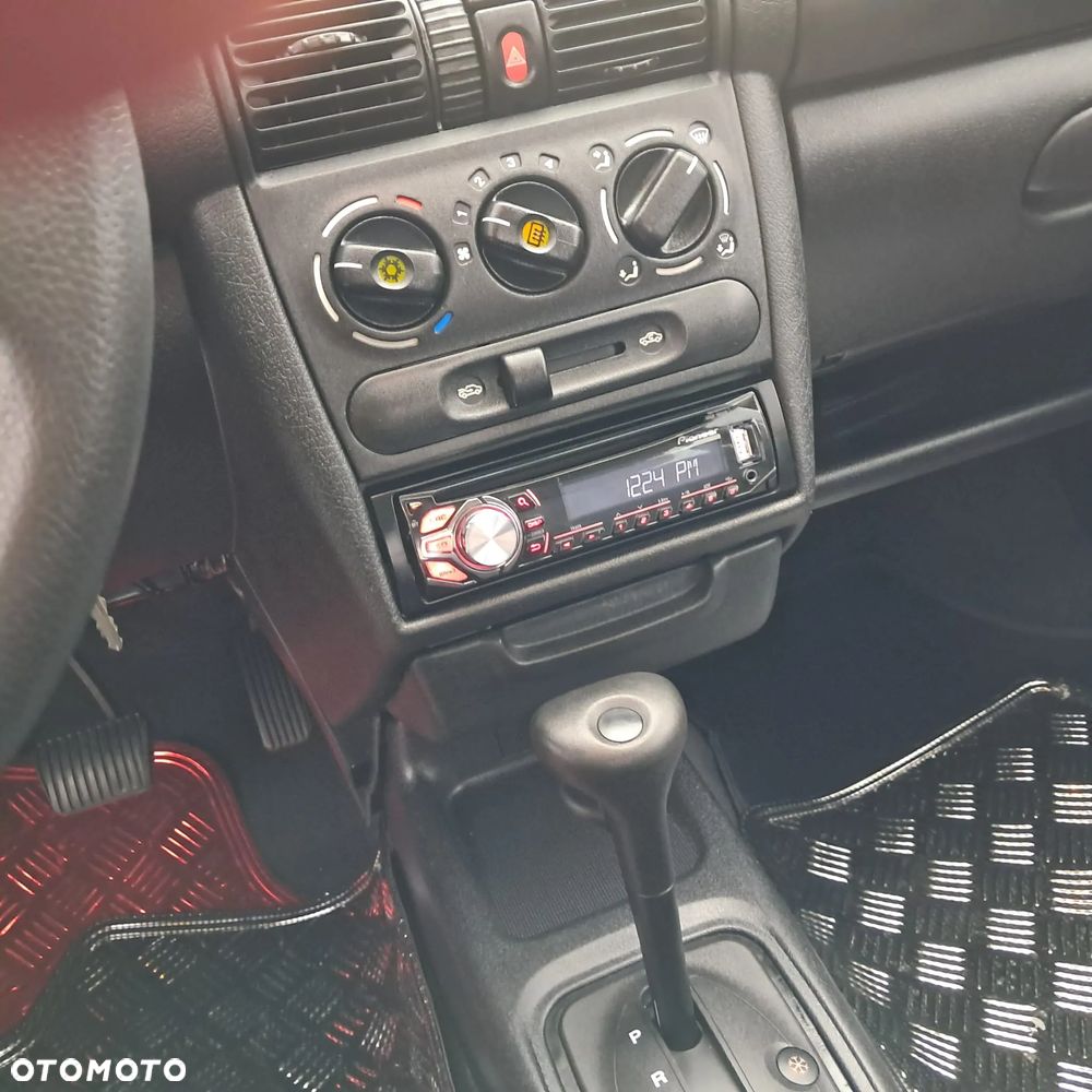 Opel Corsa - 18