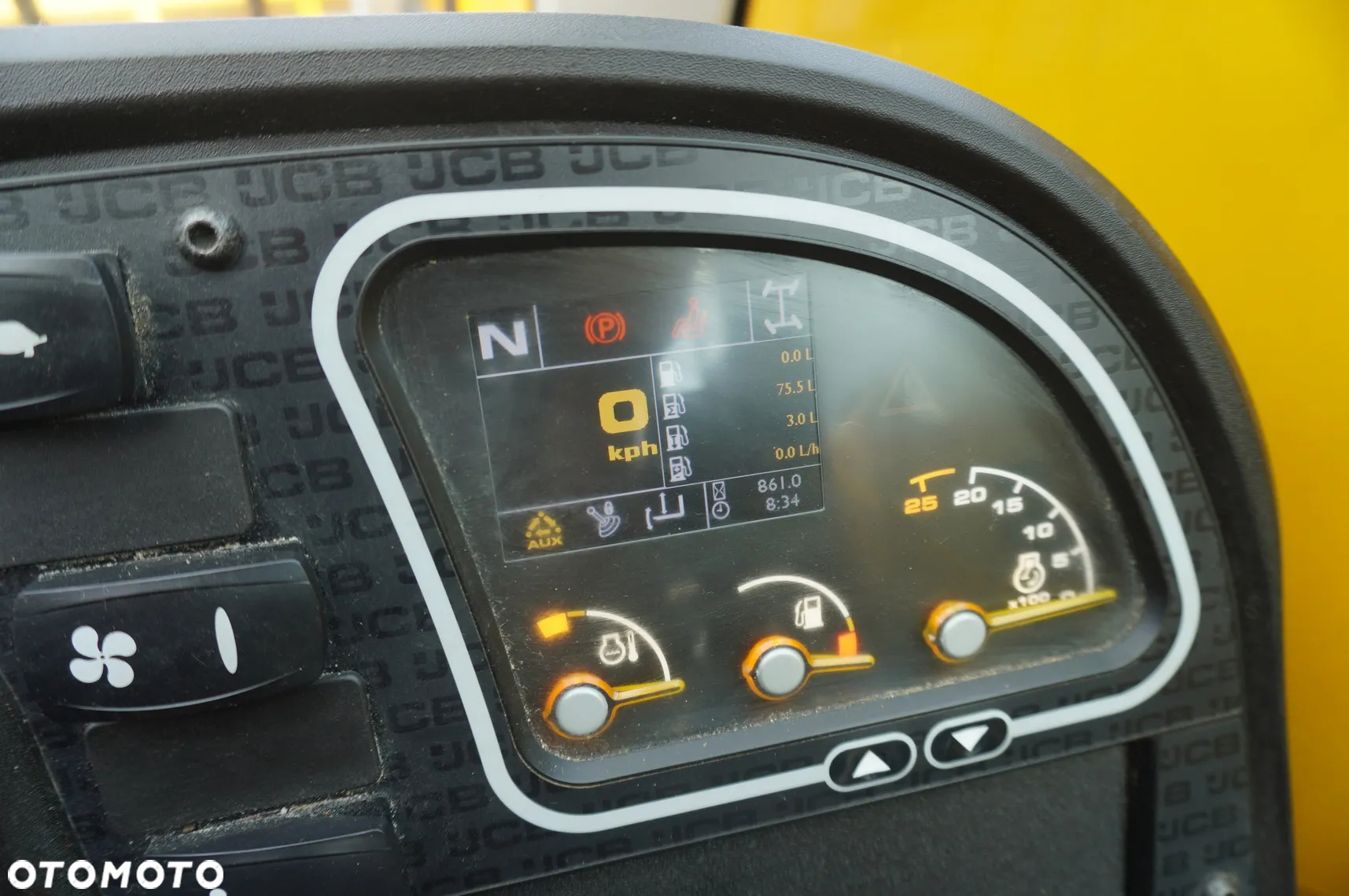 JCB 525-60T5 / 2022 / 860 MTH! / 2,5 t / zasięg 6 m / joystick - 2